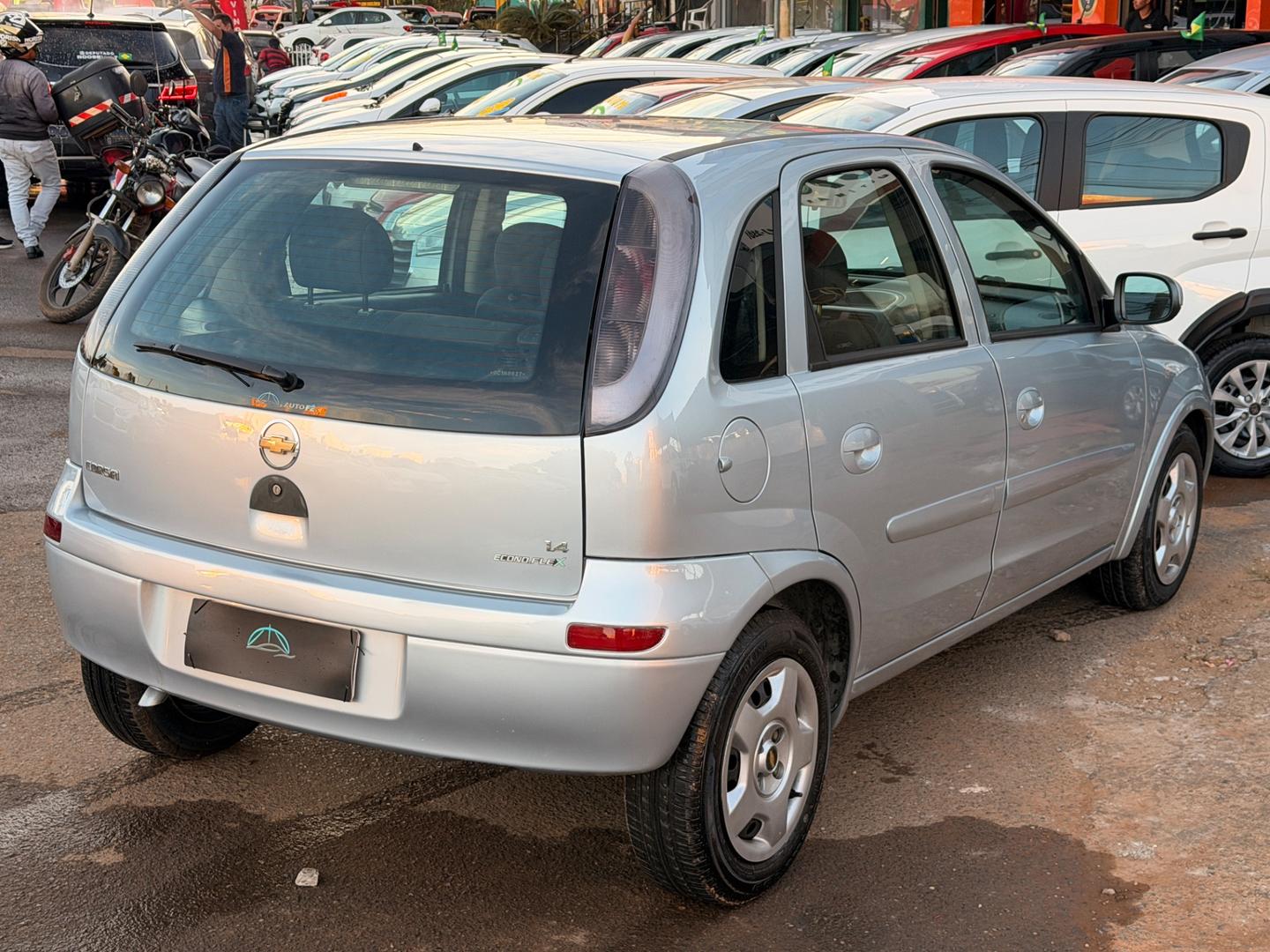 CHEVROLET CORSA HATCH MAXX 1.4 8V(ECONO.FLEX) 4P /2011 FLEX em brasilia 2010 — foto 5