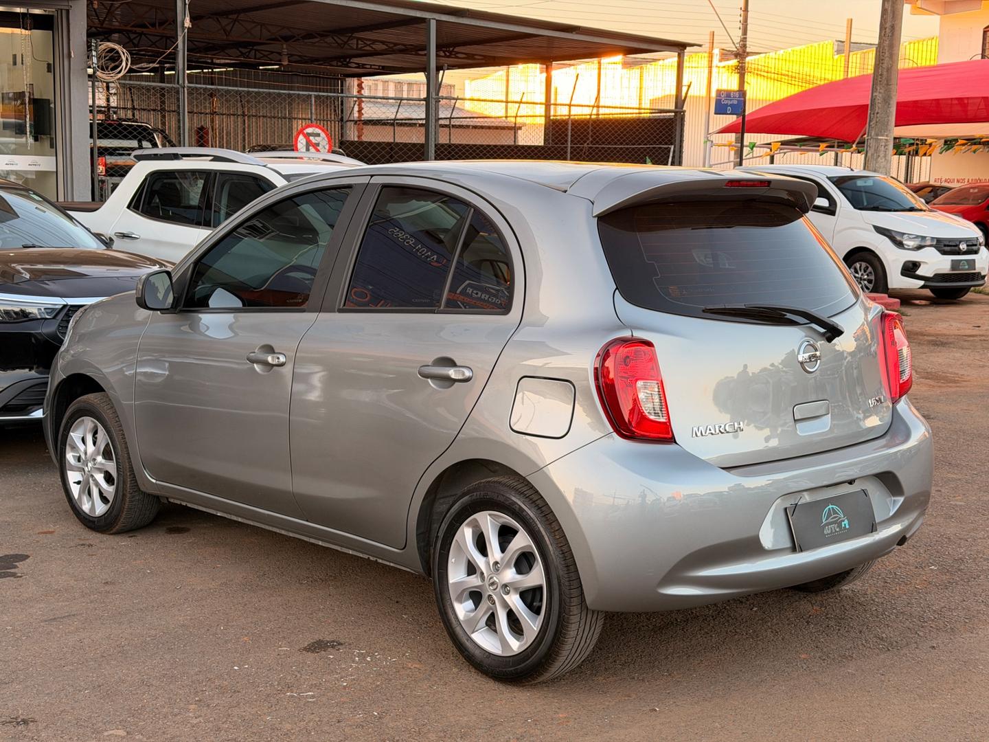 NISSAN MARCH 16 SV CVT PM 2019/2020 — foto 5
